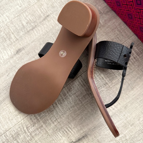 Tory Burch Moore Logo Thong City Sandal - Picture 4 of 7